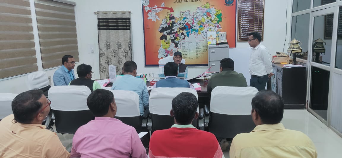 उप विकास आयुक्त ने की वाहन कोषांग की समीक्षात्मक बैठक