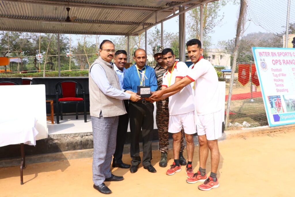 टेनिस प्रतियोगिता में 214 बटालियन को हराकर 11 बटालियन ने कराई जीत दर्ज टेनिस प्रतियोगिता में 214 बटालियन को हराकर 11 बटालियन ने कराई जीत दर्ज