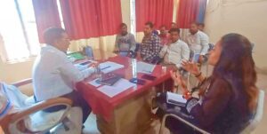 जिला जनसंपर्क पदाधिकारी ने कार्यालय मे प्रेस प्रतिनिधियों के साथ की बैठक