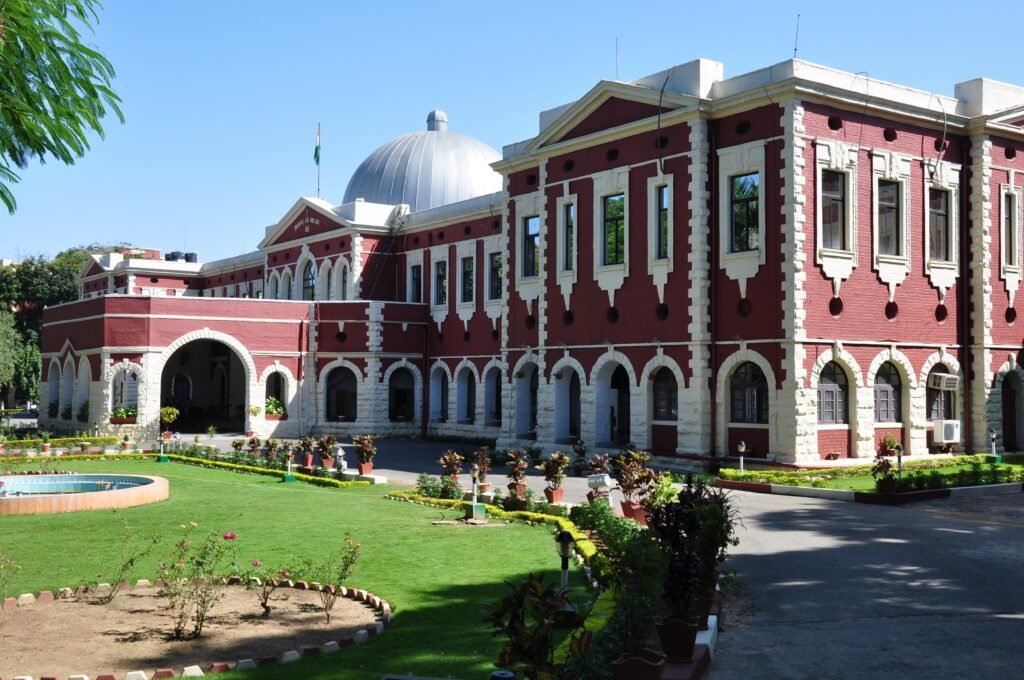 राँची :बिना कारण पति से अलग रहने वाली पत्नी भरण-पोषण की हकदार नहीं : झारखंड हाईकोर्ट राँची :बिना कारण पति से अलग रहने वाली पत्नी भरण-पोषण की हकदार नहीं : झारखंड हाईकोर्ट