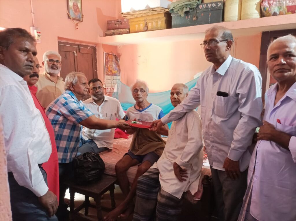 पत्रकार को मिला पं बाबूराव विष्णु परारकड़ सम्मान पत्रकार को मिला पं बाबूराव विष्णु परारकड़ सम्मान