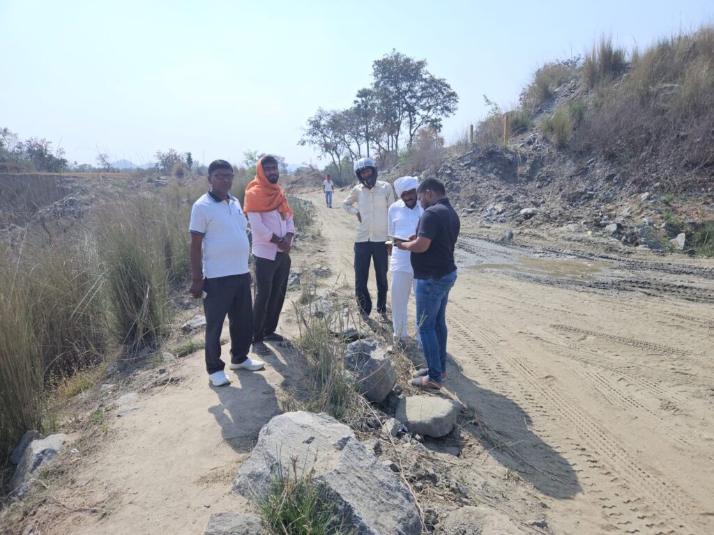 उपायुक्त के निर्देश पर डीएमओ ने नौडीहा क्षेत्र में संचालित का माइंस का किया निरीक्षण उपायुक्त के निर्देश पर डीएमओ ने नौडीहा क्षेत्र में संचालित का माइंस का किया निरीक्षण