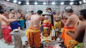 उज्जैन:भगवान महाकाल ने खेली होली, शिवभक्तों पर चढ़ा रंग पंचमी का रंग