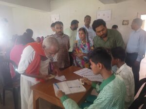 शत प्रतिशत मतदान कराने के उद्देश्य से पांकी विधानसभा में मॉकड्रील का हुआ आयोजन