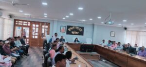 उपायुक्त गरिमा सिंह की अध्यक्षता में जिला टी०बी० फोरम की बैठक समाहरणालय सभागार में की गई आयोजित ।