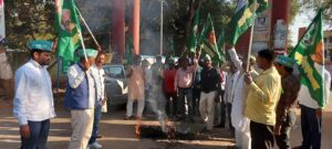 इंडिया गठबंधन को चुनाव के मध्य नजर ईडी के द्वारा परेशान कर रही है:रामप्रवेश यादव