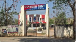 सतबरवा थाना क्षेत्र अंतर्गत मुरमा गांव में अवैध तरीके से रखे विस्फोटक सामान को जप्त किया गया।