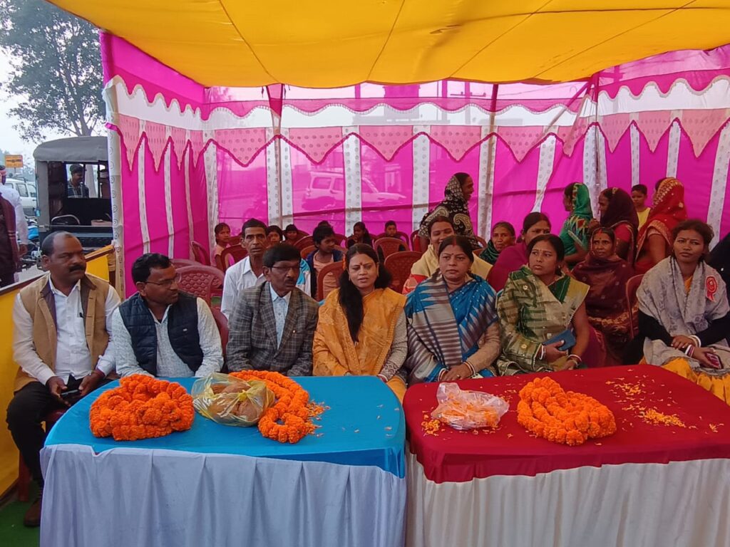 रामगढ़ विधायक ने हेमतपुर से सोसो कलां भाया जांगी तक पथ सुदृढ़ीकरण कार्य का किया शिलान्यास। रामगढ़ विधायक ने हेमतपुर से सोसो कलां भाया जांगी तक पथ सुदृढ़ीकरण कार्य का किया शिलान्यास।