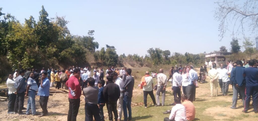 नहीं रहे प्रभाकर मिश्रा, देवनद में हुआ अंतिम संस्कार,पुत्र अनिकेत ने दी मुखाग्नि नहीं रहे प्रभाकर मिश्रा, देवनद में हुआ अंतिम संस्कार,पुत्र अनिकेत ने दी मुखाग्नि