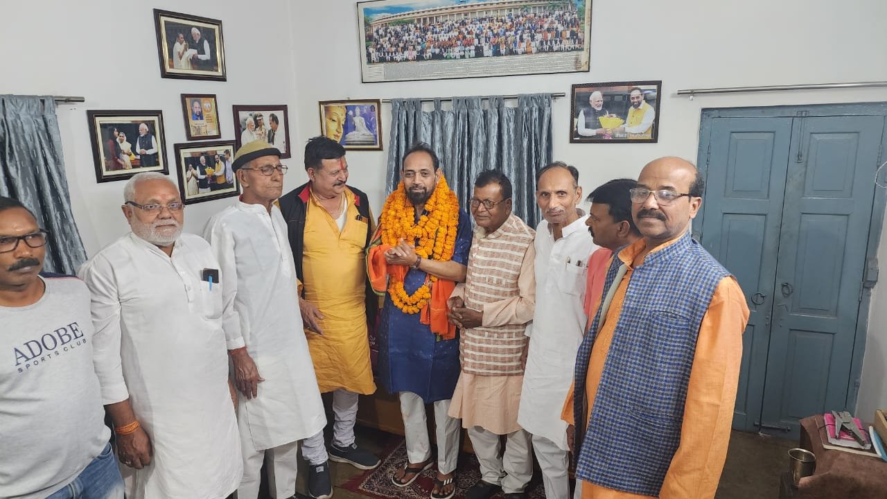टाटा बक्सर ट्रेन का परिचालन शुरू होने से भोजपुरिया बेयार गदगद टाटा बक्सर ट्रेन का परिचालन शुरू होने से भोजपुरिया बेयार गदगद