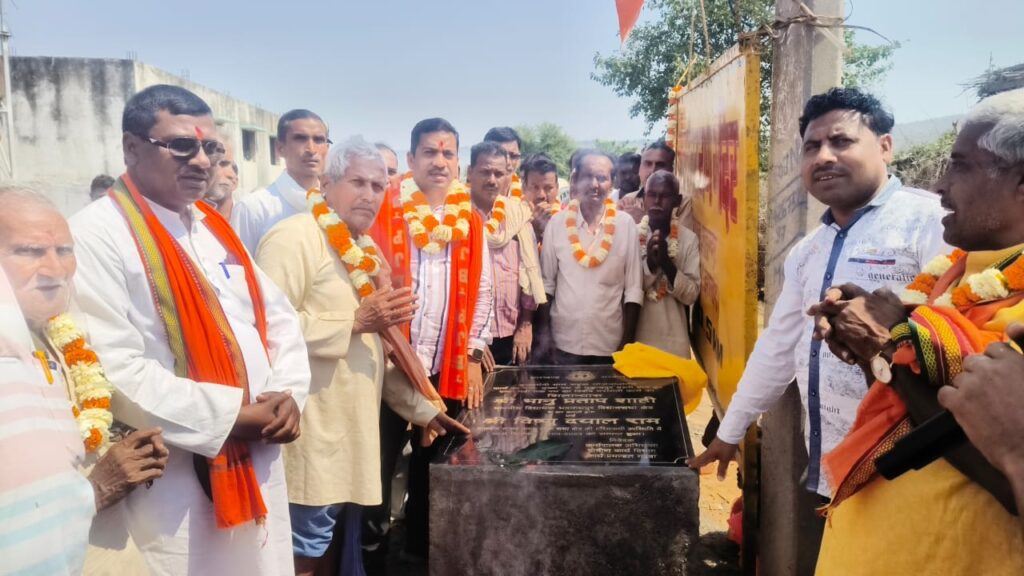 विधायक भानु ने 5.38 करोड़ की लागत से तीन पथ मरम्मत कार्य का किया शिलान्यास