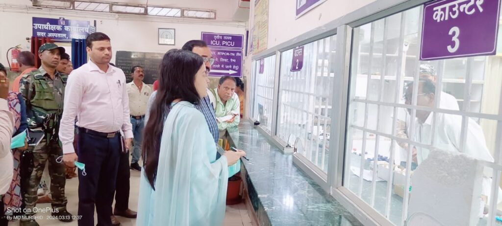 उपायुक्त गरिमा सिंह ने सदर अस्पताल का किया औचक निरीक्षण