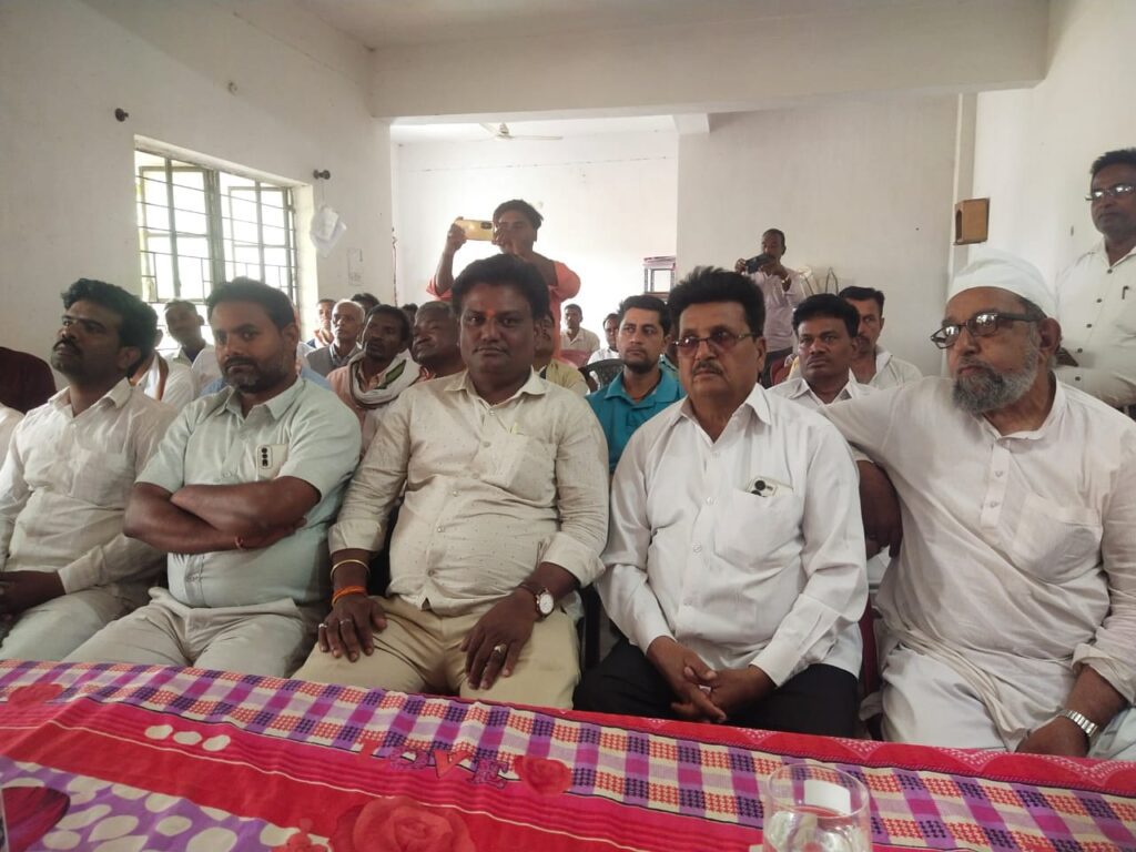 होली महापर्व को लेकर नावा बाजार थाना परिसर में शांति समिति की बैठक हुई संपन्न:-शराब, डीजे एवं अफवाह पर प्रतिबंध लगाने की ग्रामीणों ने की अपील होली महापर्व को लेकर नावा बाजार थाना परिसर में शांति समिति की बैठक हुई संपन्न:-शराब, डीजे एवं अफवाह पर प्रतिबंध लगाने की ग्रामीणों ने की अपील