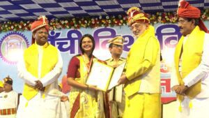 गुमला:घाघरा की बेटी को राज्यपाल के हाथों गोल्ड मेडल से मिला सम्मान