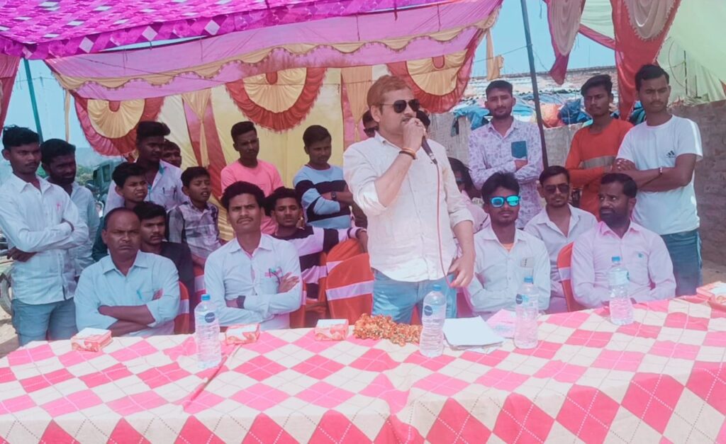 बलीगढ़ पंचायत के अजनिया मोड़ के पास आयोजित युवा संघर्ष क्रिकेट टूर्नामेंट बलीगढ़ पंचायत के अजनिया मोड़ के पास आयोजित युवा संघर्ष क्रिकेट टूर्नामेंट