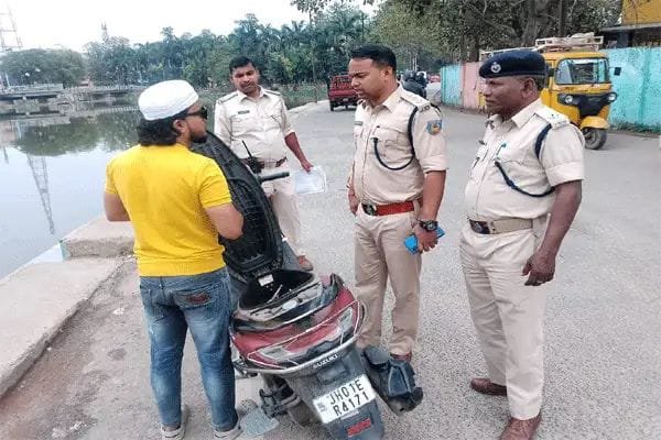 आपराधिक घटनाओं को रोकने के लिए विभिन्न इलाकों में एंटी क्राइम चेकिंग अभियान चलाया गया आपराधिक घटनाओं को रोकने के लिए विभिन्न इलाकों में एंटी क्राइम चेकिंग अभियान चलाया गया