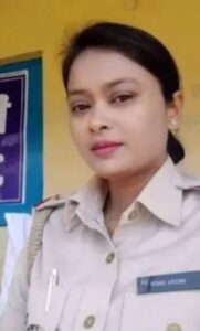 चर्चित सब इंस्पेक्टर मीरा सिंह के ठिकानों पर छापेमारी:15 लाख रुपये कैश और 8 मोबाइल जब्त किया,