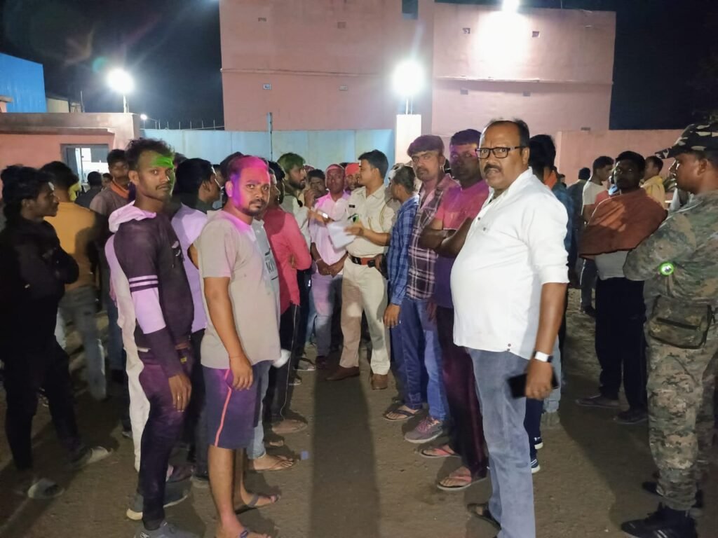 झारखंड:दो मजदूरों के बीच मारपीट:तेज धारदार चाकू से किया वार,एक गंभीर रूप से घायल झारखंड:दो मजदूरों के बीच मारपीट:तेज धारदार चाकू से किया वार,एक गंभीर रूप से घायल