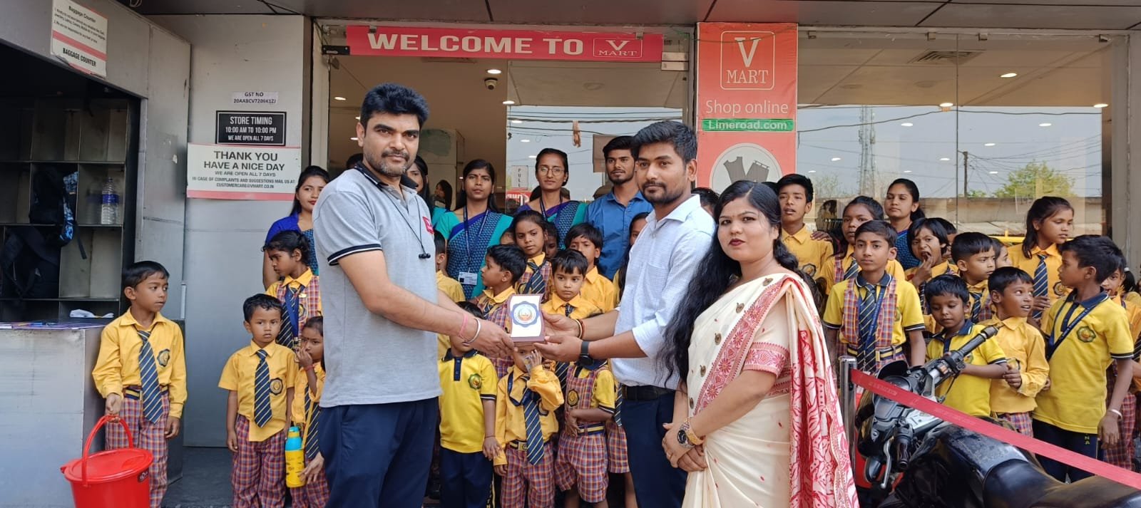 चेतना इंटरनेशनल स्कूल के छात्रों ने वी मार्ट का किया भ्रमण चेतना इंटरनेशनल स्कूल के छात्रों ने वी मार्ट का किया भ्रमण