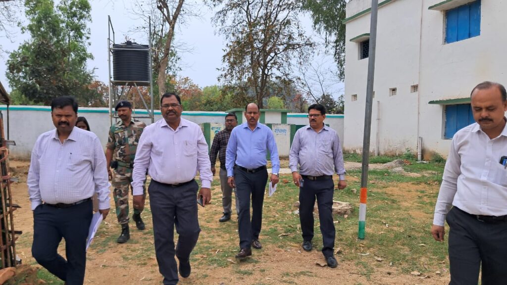 लोकसभा आम चुनाव 2024,प्रमंडलीय आयुक्त बाल किशुन मुंडा मूल्यांकन करने पहुंचे लातेहार लोकसभा आम चुनाव 2024,प्रमंडलीय आयुक्त बाल किशुन मुंडा मूल्यांकन करने पहुंचे लातेहार