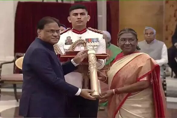 नरसिम्हा राव समेत चार शख्सियतों को मरणोपरांत मिला भारत रत्न, लालकृष्ण आडवाणी को कल मिलेगा सम्मान नरसिम्हा राव समेत चार शख्सियतों को मरणोपरांत मिला भारत रत्न, लालकृष्ण आडवाणी को कल मिलेगा सम्मान