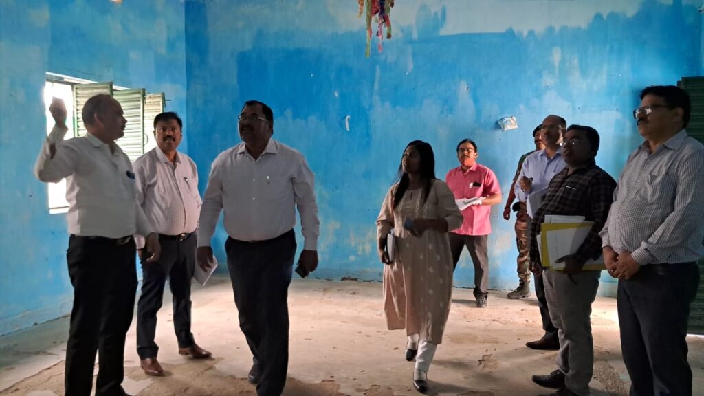 लोकसभा आम चुनाव 2024,प्रमंडलीय आयुक्त बाल किशुन मुंडा मूल्यांकन करने पहुंचे लातेहार लोकसभा आम चुनाव 2024,प्रमंडलीय आयुक्त बाल किशुन मुंडा मूल्यांकन करने पहुंचे लातेहार