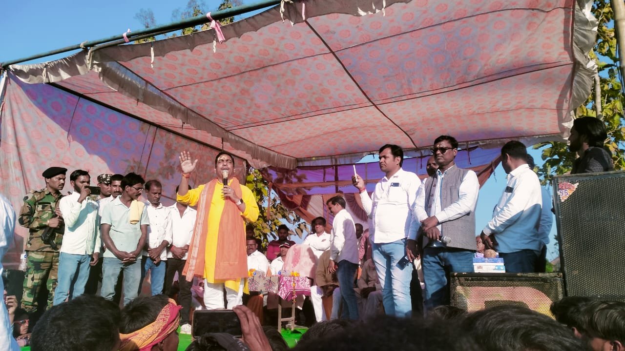 कल विधायक भानु प्रताप शाही चार सड़कों का शिलान्यास करेंगे - संध्याकर विश्वकर्मा कल विधायक भानु प्रताप शाही चार सड़कों का शिलान्यास करेंगे - संध्याकर विश्वकर्मा