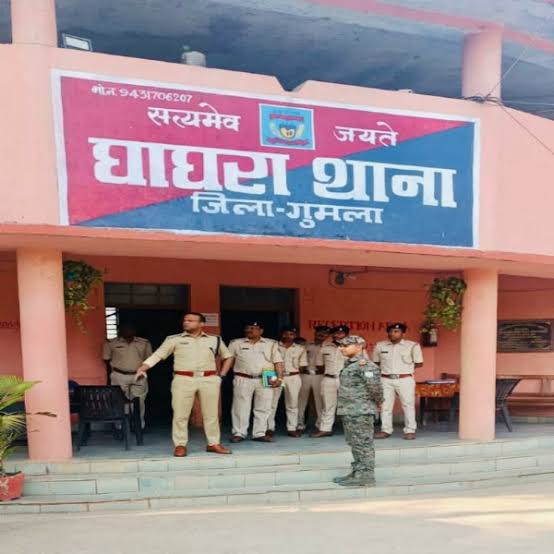 गुमला:तीन दिन से लापता युवक का शव कुंवा में मिला परिजनों ने हत्या की जताई आशंका मृतक के शरीर में गंभीर चोट के है निशान:-परिजनों का हुआ रो रो के बुरा हाल गुमला:तीन दिन से लापता युवक का शव कुंवा में मिला परिजनों ने हत्या की जताई आशंका मृतक के शरीर में गंभीर चोट के है निशान:-परिजनों का हुआ रो रो के बुरा हाल