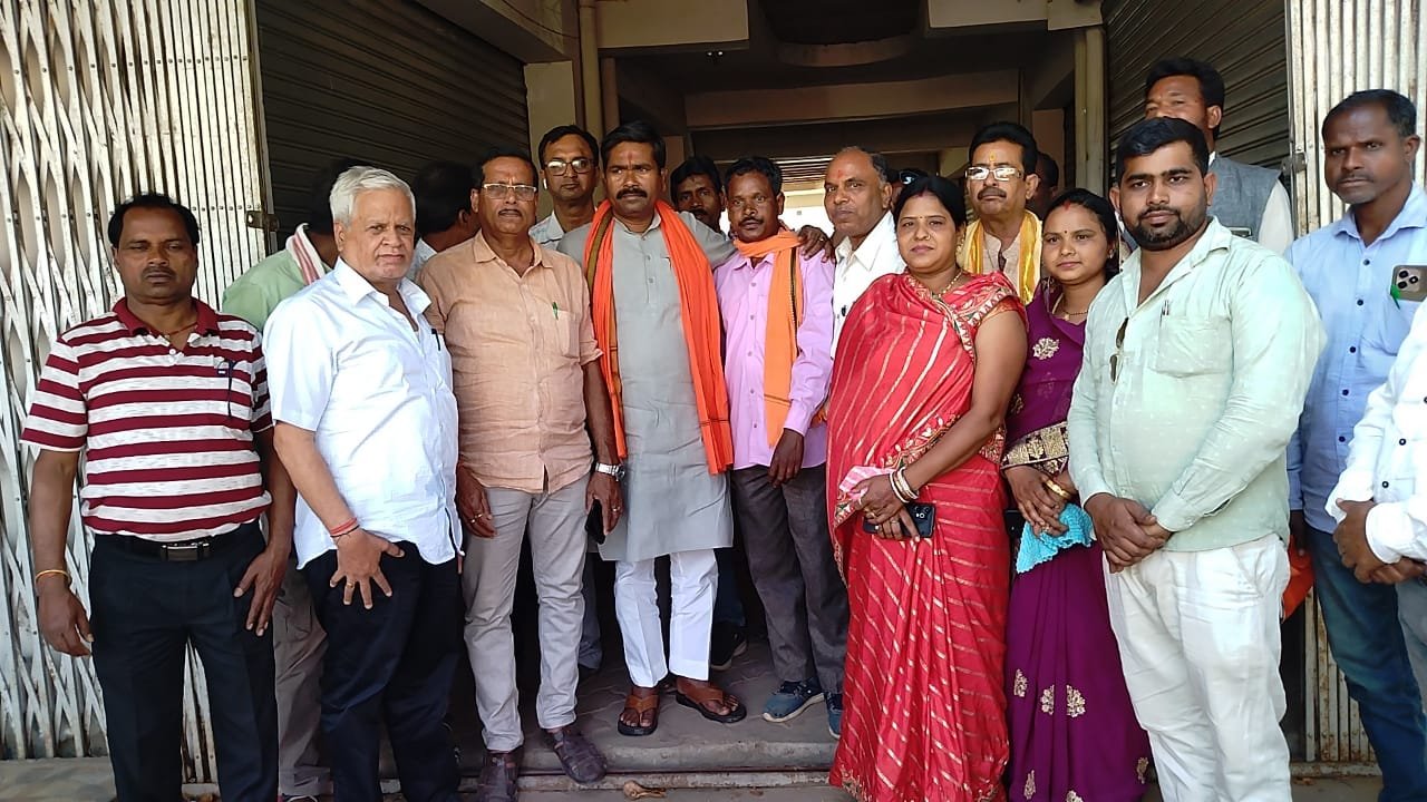 समीर उरांव ने घाघरा मंडल में भाजपा चुनाव कार्यालय का किया उद्घाटन समीर उरांव ने घाघरा मंडल में भाजपा चुनाव कार्यालय का किया उद्घाटन
