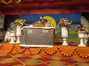 श्रीमद्भागवत कथा के छठे दिन श्रीकृष्ण की बाल लीलाओं का वर्णन सुन भाव विभोर हुए श्रोता
