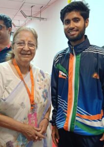युवा समाजसेवी एवं अन्तर्राष्ट्रीय खिलाड़ी हरिमोहन सिंह लोकसभा के पूर्व अध्यक्ष पद्म भूषण पुरस्कार से सम्मानित सुमित्रा महाजन से आर्ट, कल्चरल एवं स्पोर्ट्स को बढ़ावा देने के लिए मुलाकात की