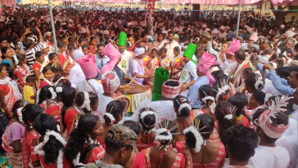 सरहुल पर्व जल,जंगल जमीन से जुड़ा हुआ पर्व हैं:बैजनाथ राम सरहुल पर्व जल,जंगल जमीन से जुड़ा हुआ पर्व हैं:बैजनाथ राम