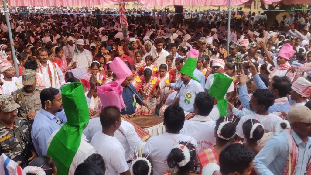 सरहुल पर्व जल,जंगल जमीन से जुड़ा हुआ पर्व हैं:बैजनाथ राम सरहुल पर्व जल,जंगल जमीन से जुड़ा हुआ पर्व हैं:बैजनाथ राम
