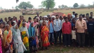 दर्जनों गांवों के ग्रामीण ने वोट का किया बहिष्कार,रोड नहीं तो वोट नहीं का दिया नारा