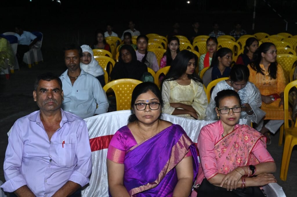 बनवारी साहू महाविद्यालय का 41 वां स्थापना वार्षिकोत्सव समारोह धूम-धाम से मनाया गया। बनवारी साहू महाविद्यालय का 41 वां स्थापना वार्षिकोत्सव समारोह धूम-धाम से मनाया गया।