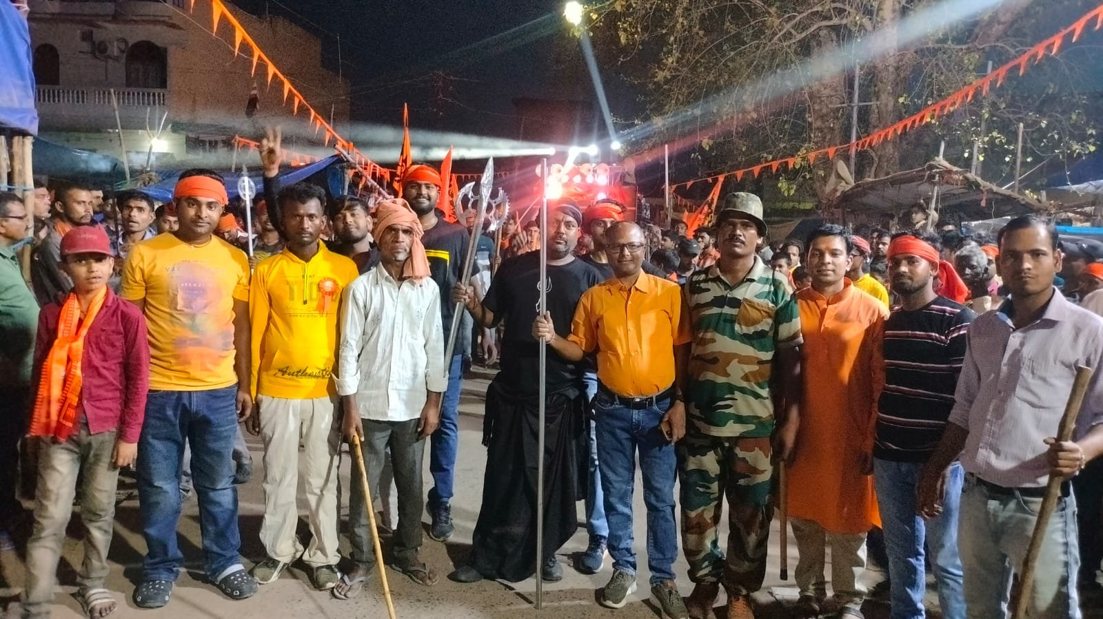 रामनवमी पर्व को लेकर राम भक्तों के द्वारा उमड़ा जन सैलाब रामनवमी पर्व को लेकर राम भक्तों के द्वारा उमड़ा जन सैलाब
