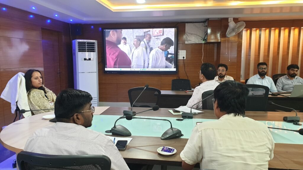पलामू लोकसभा निर्वाचन के सामान्य प्रेक्षक ने आरओ सह डीसी सहित अन्य पदाधिकारी के साथ बैठक की पलामू लोकसभा निर्वाचन के सामान्य प्रेक्षक ने आरओ सह डीसी सहित अन्य पदाधिकारी के साथ बैठक की