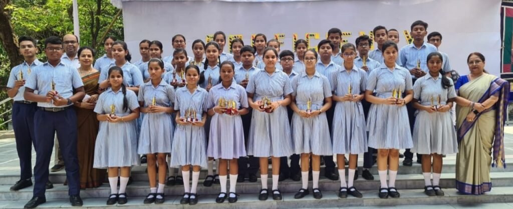 वैली व्यू स्कूल में दक्षता पुरस्कार वितरण समारोह आयोजित