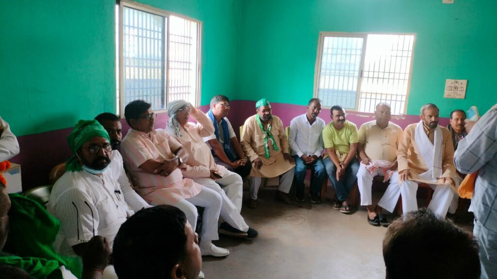 इंडिया गठबंधन को मजबूत हेतु, राष्ट्रीय जनता दल के पलामू प्रभारी के द्वारा सतबरवा में की गई समीक्षा बैठक