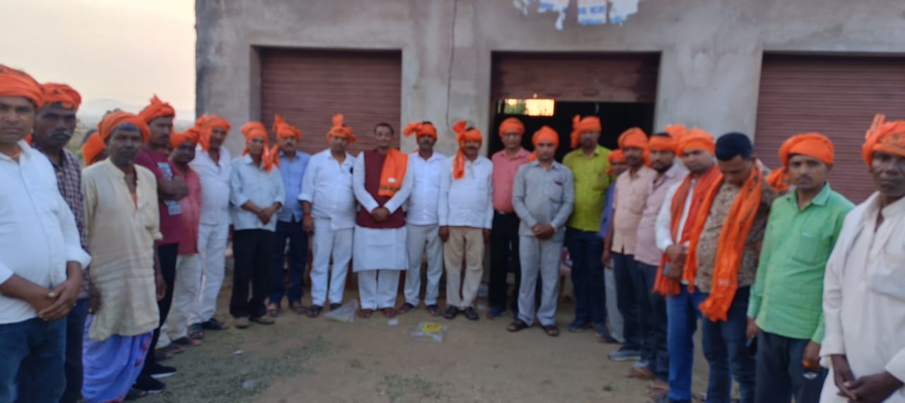 नावा बाजार मंडल में भाजपा द्वारा कार्यकर्ताओं को अंगवस्त्र देकर किया गया सम्मानित