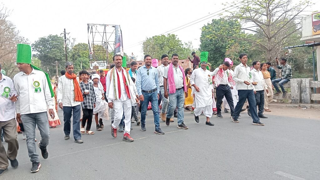 सरहुल पर्व जल,जंगल जमीन से जुड़ा हुआ पर्व हैं:बैजनाथ राम सरहुल पर्व जल,जंगल जमीन से जुड़ा हुआ पर्व हैं:बैजनाथ राम