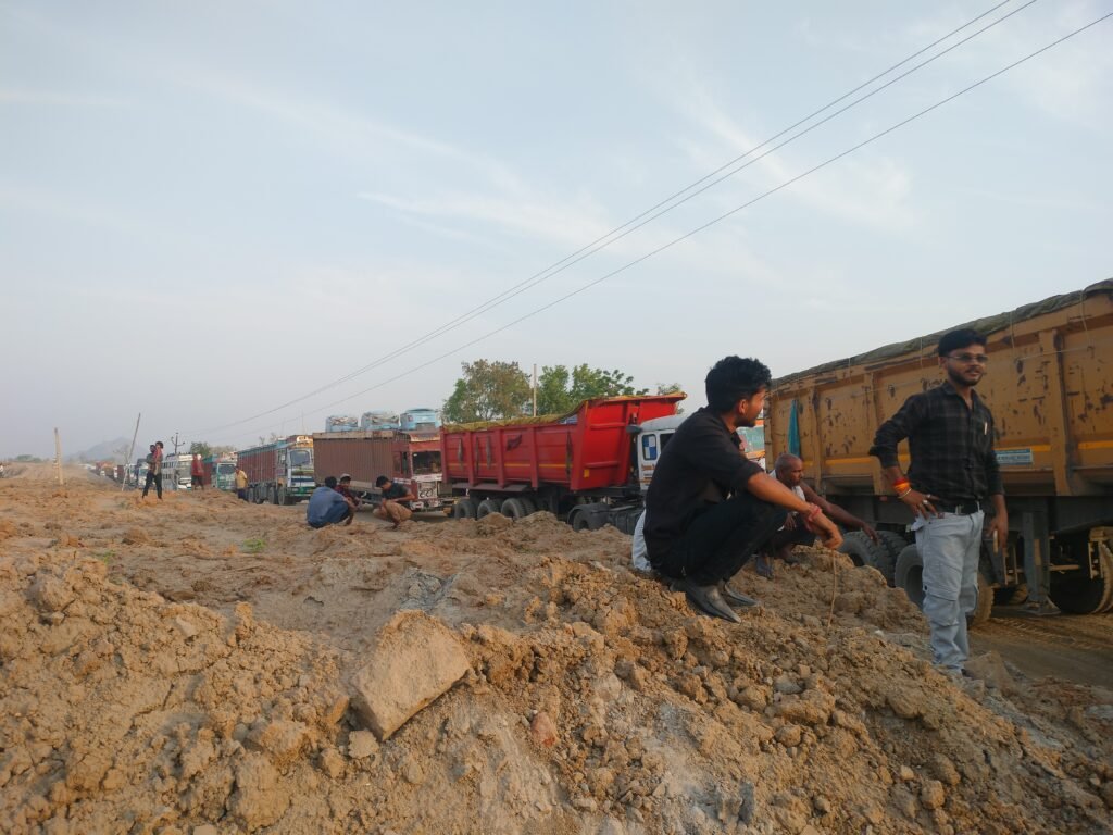 सड़क जाम से मुसीबत में जान, सख्ती के बाद भी नहीं हुआ समाधान सड़क जाम से मुसीबत में जान, सख्ती के बाद भी नहीं हुआ समाधान