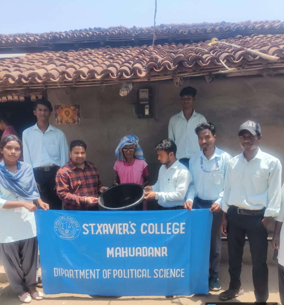 संत जेवियर्स महाविद्यालय के राजनीतिक विज्ञान के विद्यार्थी एवं प्रोफेसर्स के द्वारा आउटरीच कार्यक्रम संत जेवियर्स महाविद्यालय के राजनीतिक विज्ञान के विद्यार्थी एवं प्रोफेसर्स के द्वारा आउटरीच कार्यक्रम