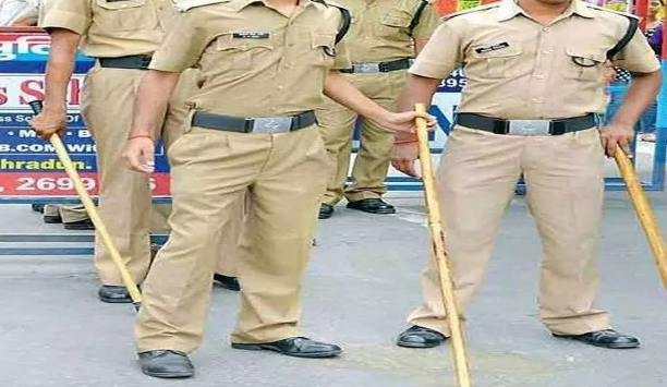 ranchi:पुलिस ने किया निरीक्षण, ड्रोन में छत पर दिखे पत्थर; घर मालिकों को भेजा नोटिस