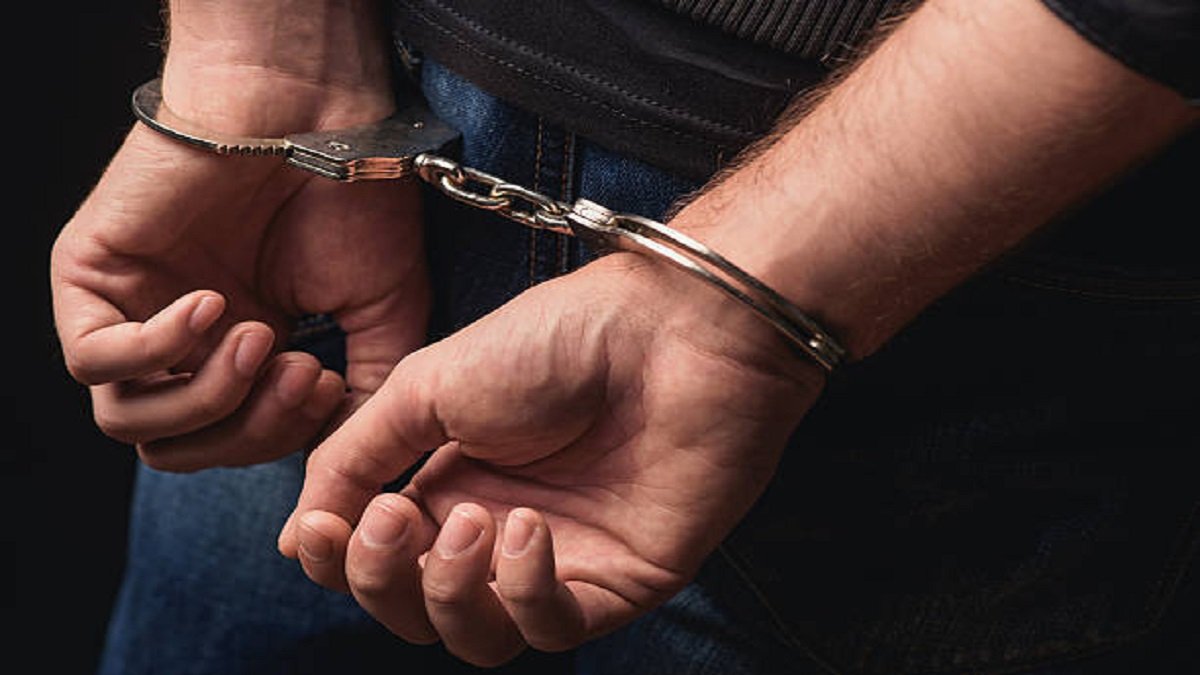 नक्सली कामेश्वर यादव को पुलिस ने किया गिरफ्तार नक्सली कामेश्वर यादव को पुलिस ने किया गिरफ्तार