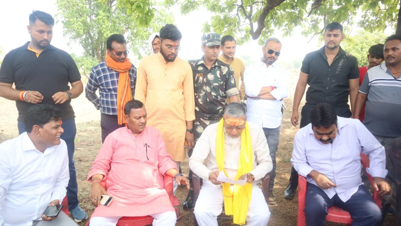 भाजपा प्रत्याशी कालीचरण सिंह ने चलाया चलाया जनसंपर्क अभियान भाजपा प्रत्याशी कालीचरण सिंह ने चलाया चलाया जनसंपर्क अभियान