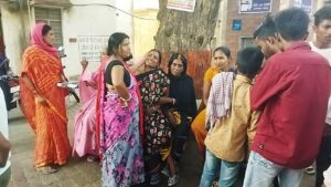 फंदे से लटका मिला विवाहिता का शव, मायके वालों ने ससुराल वालों पर लगाया हत्या का आरोप