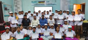 सिलाई कटाई प्रशिक्षण संपन्न, प्रशिक्षुओं को दिया गया प्रमाण पत्र।