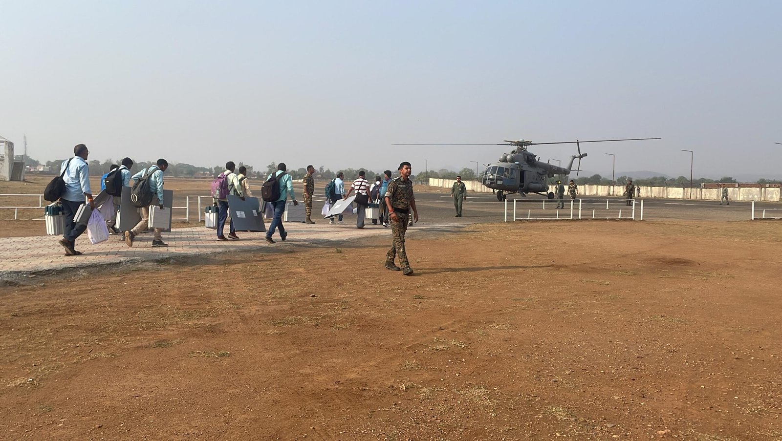 लोकतंत्र के मजबूत निर्माण में आपकी वृहद सहभागिता अत्यावश्यक:13 मई को मतदान अवश्य करें:जिला निर्वाचन पदाधिकारी लोकतंत्र के मजबूत निर्माण में आपकी वृहद सहभागिता अत्यावश्यक:13 मई को मतदान अवश्य करें:जिला निर्वाचन पदाधिकारी