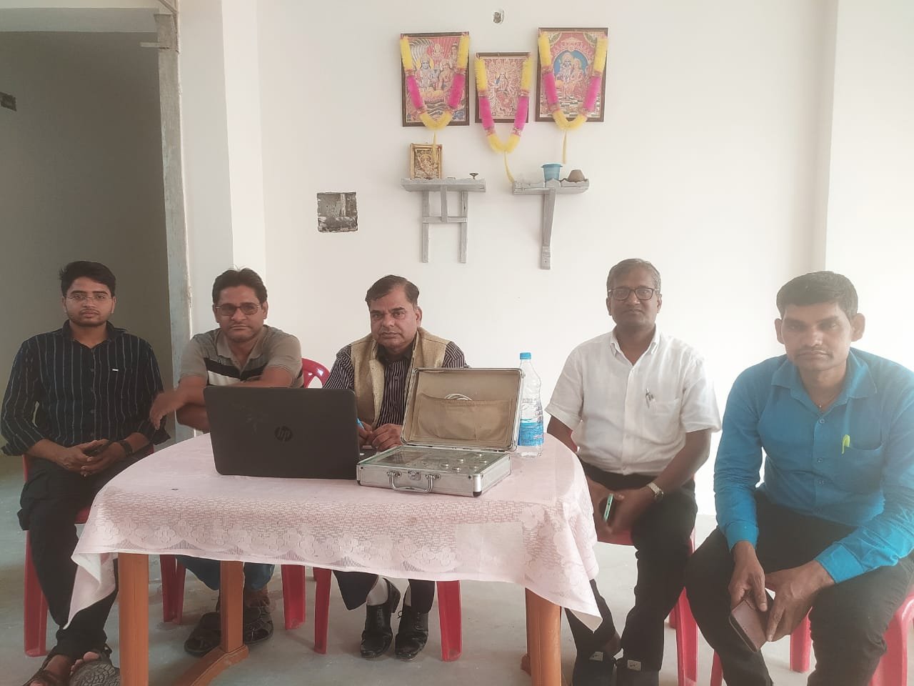 सतबरवा के कालीचरण अर्जुन मार्केट में निःशुल्क चिकित्सा शिविर का किया गया आयोजन